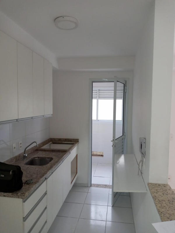 Apartamento à venda com 2 quartos, 56m² - Foto 3