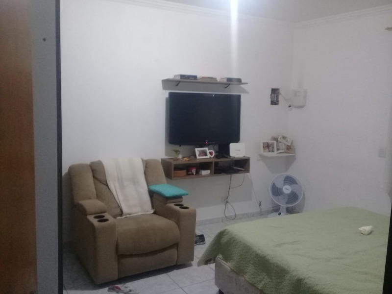 Casa à venda com 2 quartos, 150m² - Foto 8