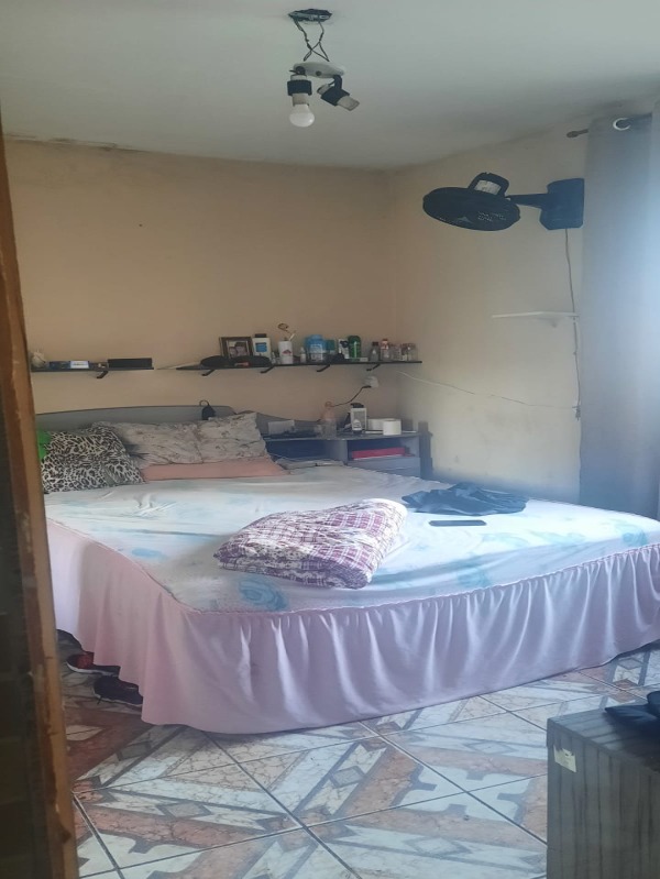 Casa à venda com 6 quartos, 210m² - Foto 17