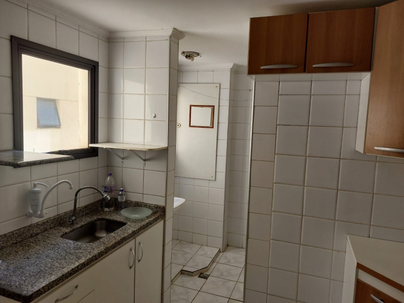 Apartamento para alugar com 3 quartos, 82m² - Foto 9