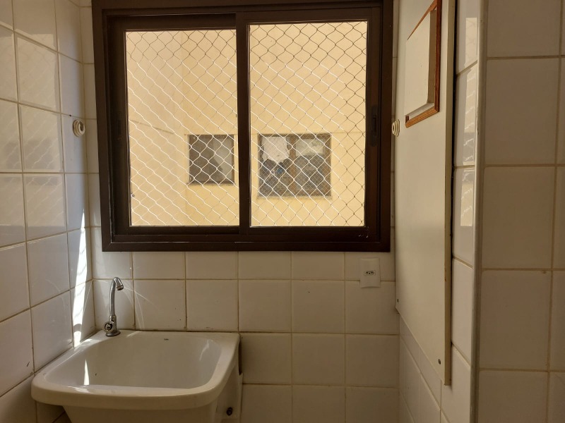 Apartamento para alugar com 3 quartos, 82m² - Foto 11