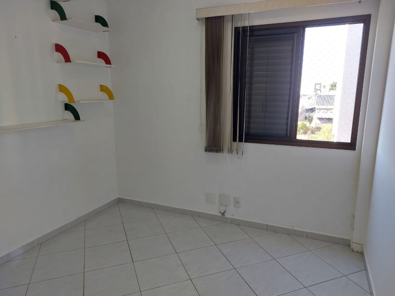 Apartamento para alugar com 3 quartos, 82m² - Foto 14