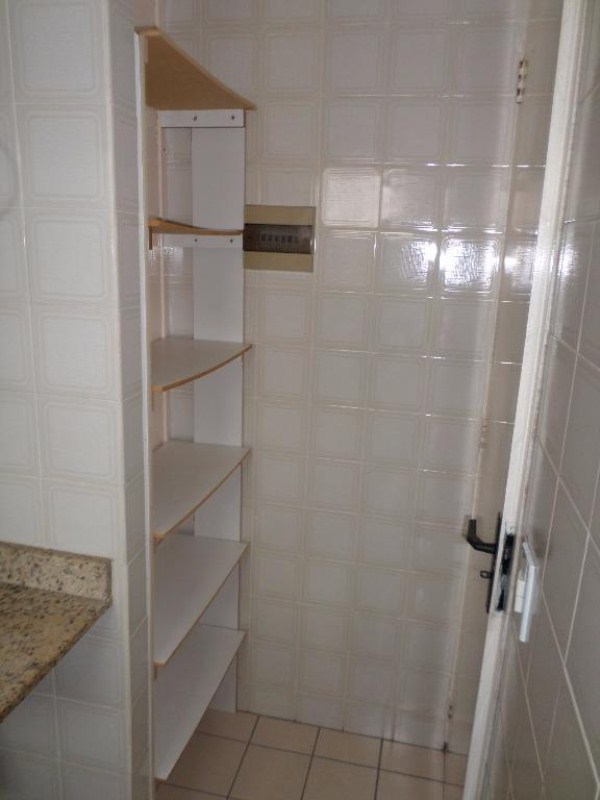 Apartamento à venda com 2 quartos, 70m² - Foto 11