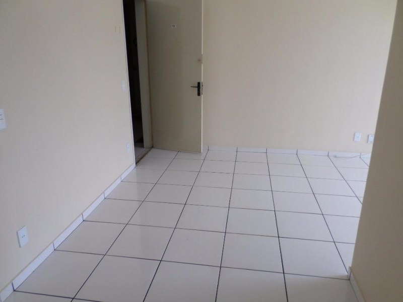 Apartamento à venda com 2 quartos, 70m² - Foto 13