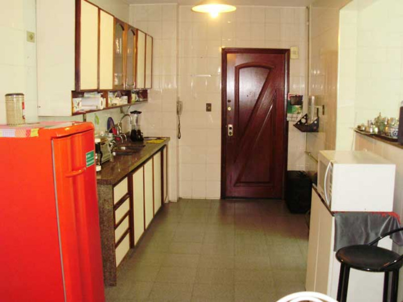 Apartamento à venda com 4 quartos, 145m² - Foto 4