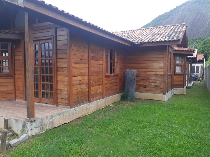 Casa à venda com 2 quartos, 90m² - Foto 1