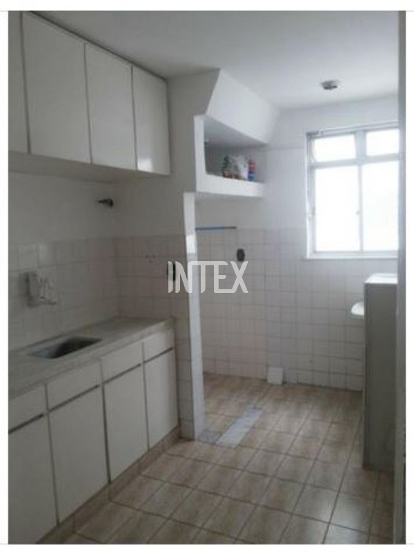 Apartamento à venda com 2 quartos, 60m² - Foto 11