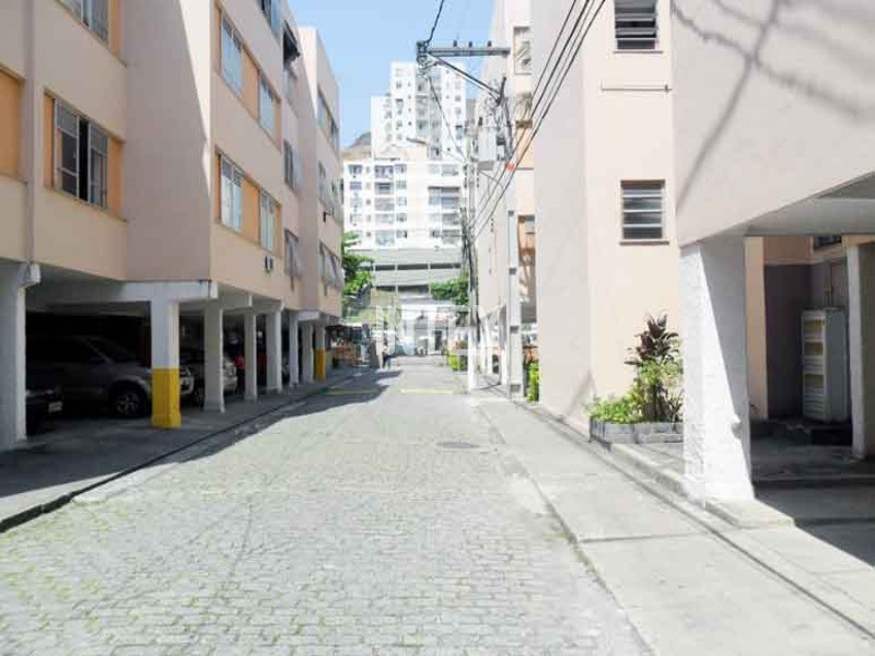 Apartamento à venda com 2 quartos, 68m² - Foto 4