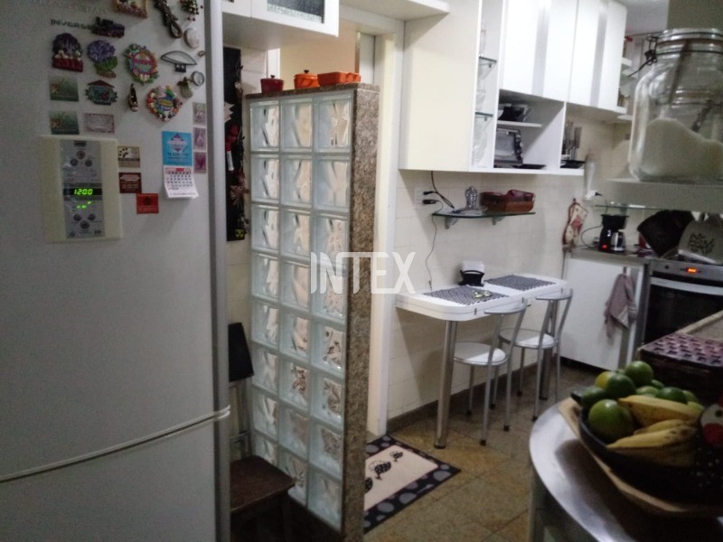 Apartamento à venda com 4 quartos, 198m² - Foto 12