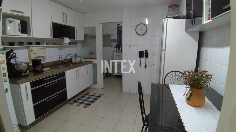 Apartamento à venda com 4 quartos, 140m² - Foto 13