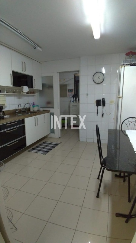 Apartamento à venda com 4 quartos, 140m² - Foto 15