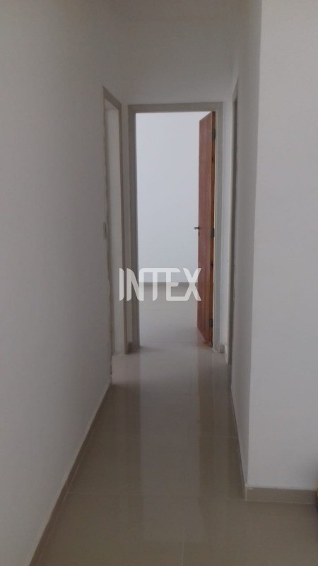 Apartamento à venda com 2 quartos, 80m² - Foto 3