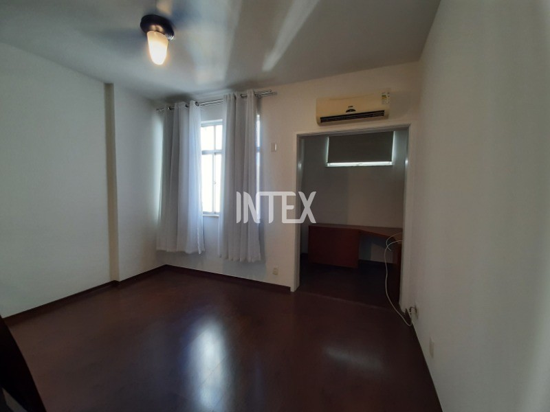 Apartamento à venda com 2 quartos, 70m² - Foto 12