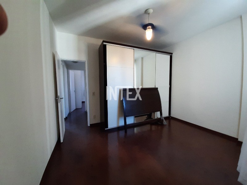 Apartamento à venda com 2 quartos, 70m² - Foto 13