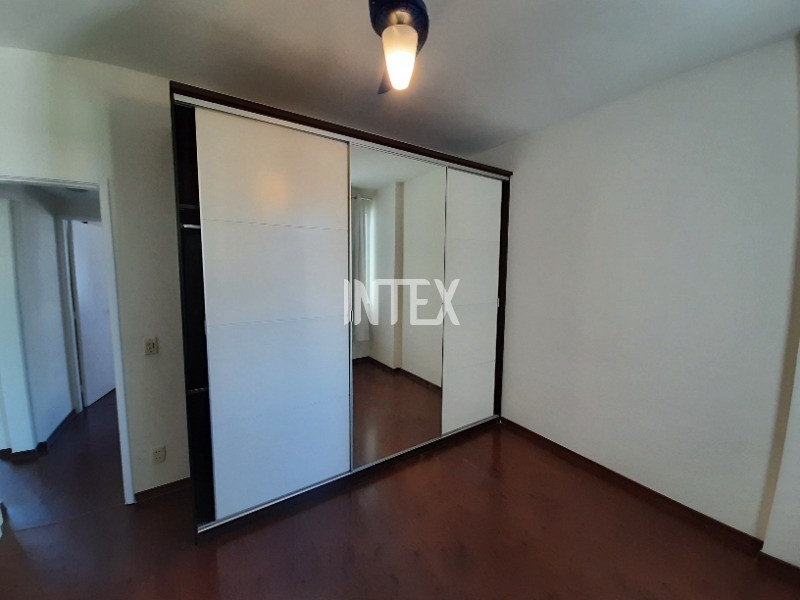 Apartamento à venda com 2 quartos, 70m² - Foto 17