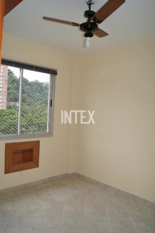 Apartamento à venda com 2 quartos, 72m² - Foto 12