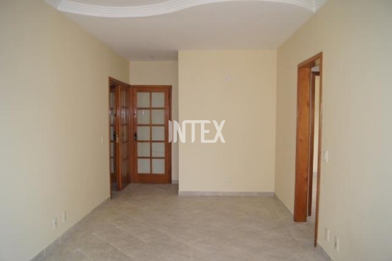 Apartamento à venda com 2 quartos, 72m² - Foto 4