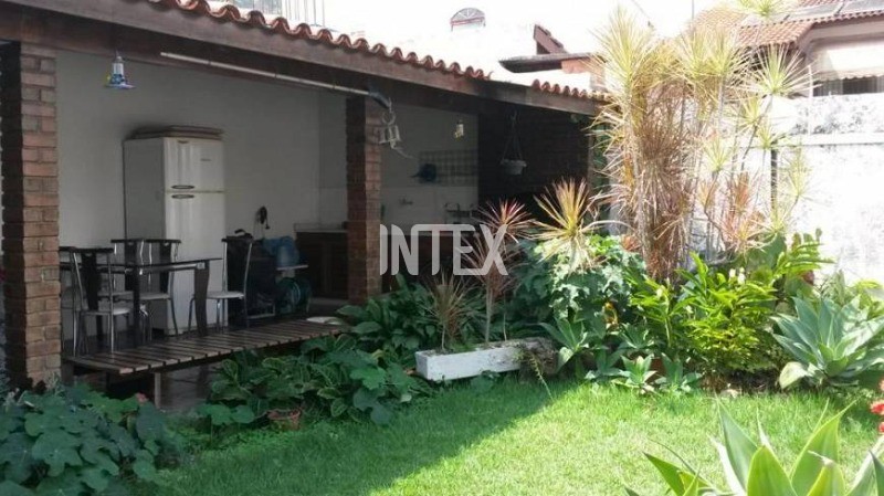 Casa à venda com 4 quartos, 140m² - Foto 18