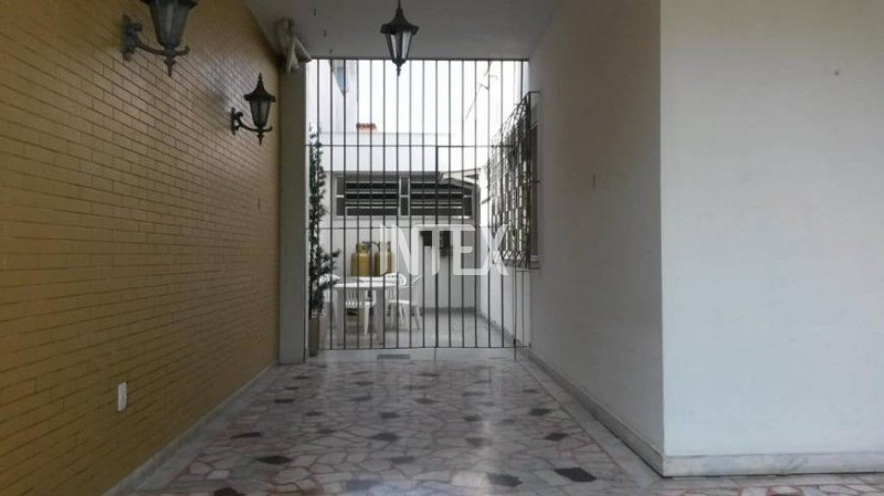 Casa à venda com 4 quartos, 140m² - Foto 23