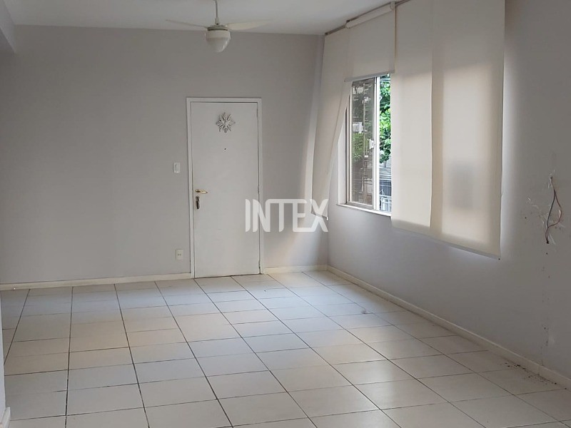 Apartamento à venda com 3 quartos, 115m² - Foto 3