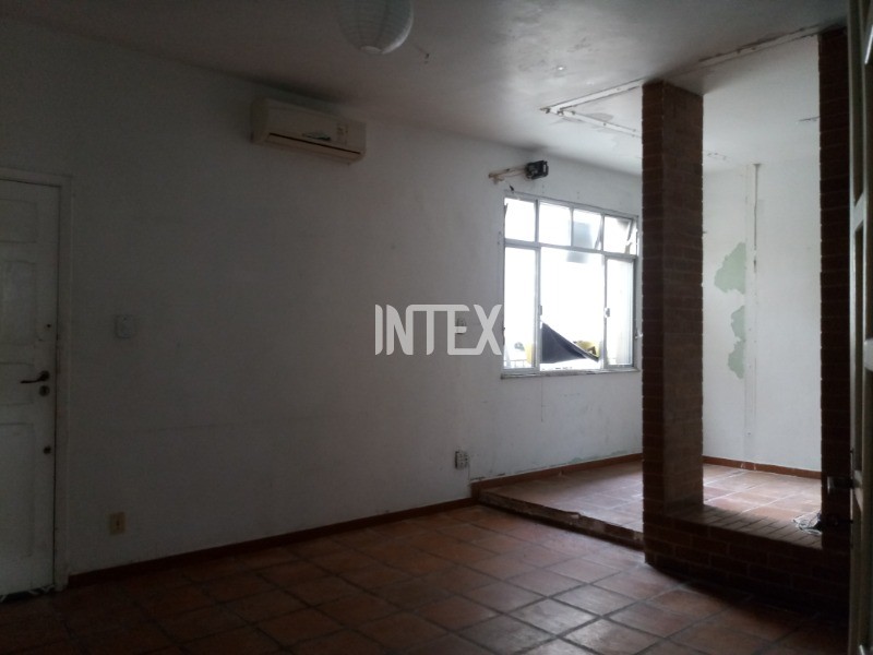 Apartamento à venda com 2 quartos, 100m² - Foto 1