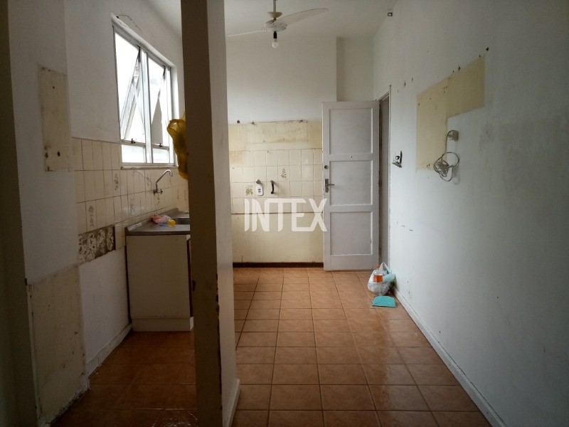 Apartamento à venda com 2 quartos, 100m² - Foto 11