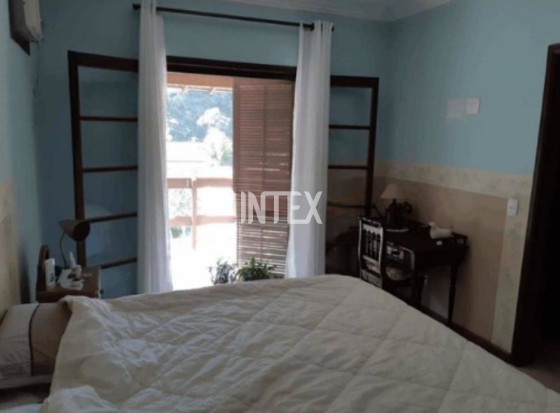 Casa à venda com 3 quartos, 300m² - Foto 10