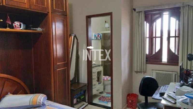 Casa à venda com 3 quartos, 320m² - Foto 15