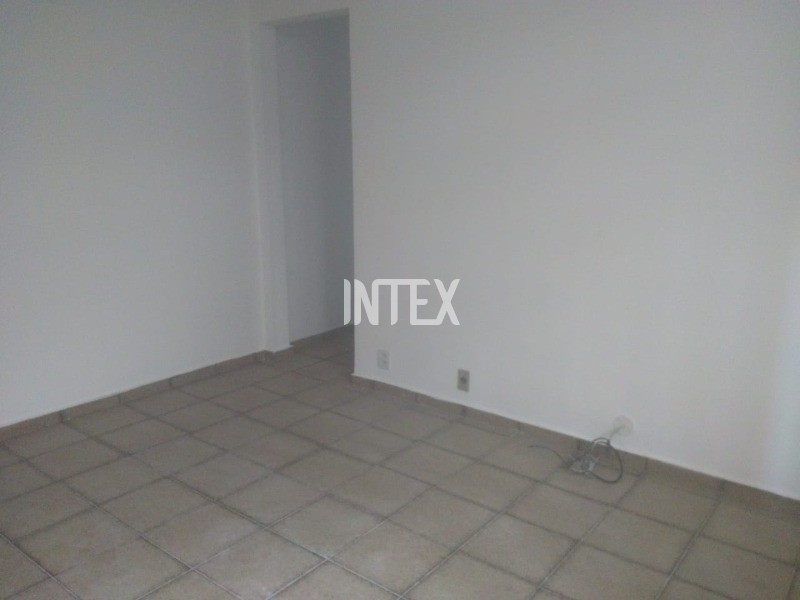 Apartamento à venda com 3 quartos, 95m² - Foto 2