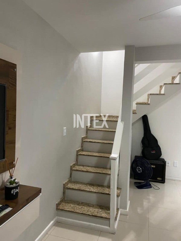 Casa à venda com 3 quartos, 87m² - Foto 8