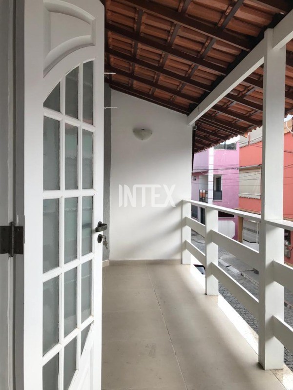 Casa à venda com 3 quartos, 87m² - Foto 2