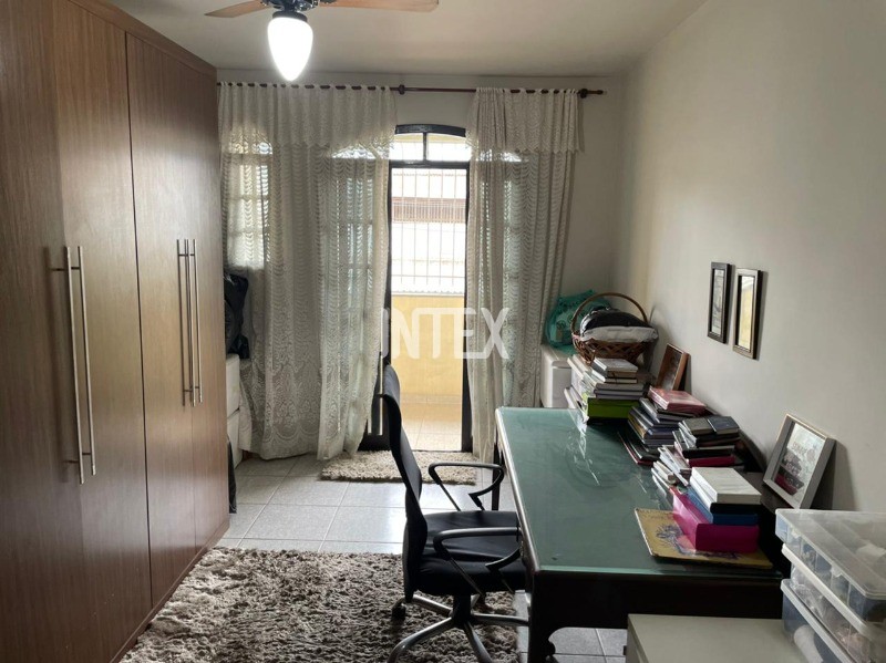 Casa à venda com 4 quartos, 180m² - Foto 27