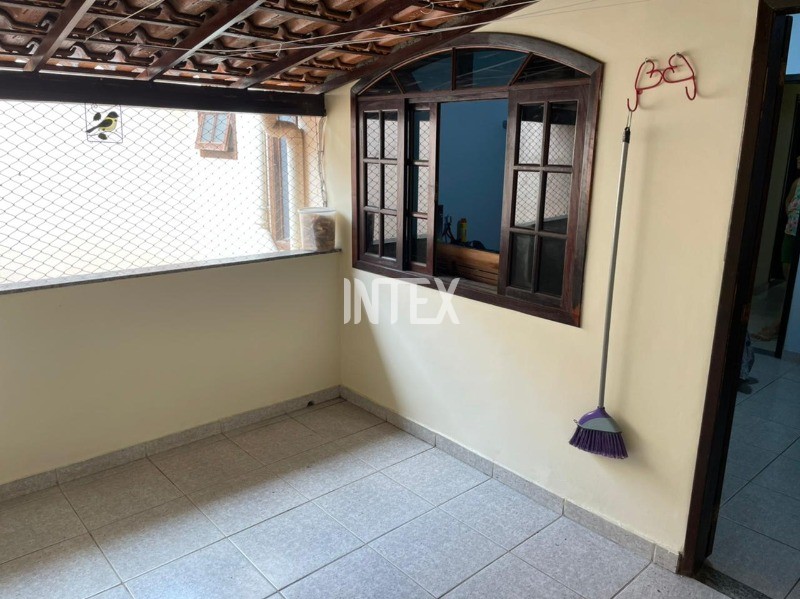 Casa à venda com 4 quartos, 180m² - Foto 26