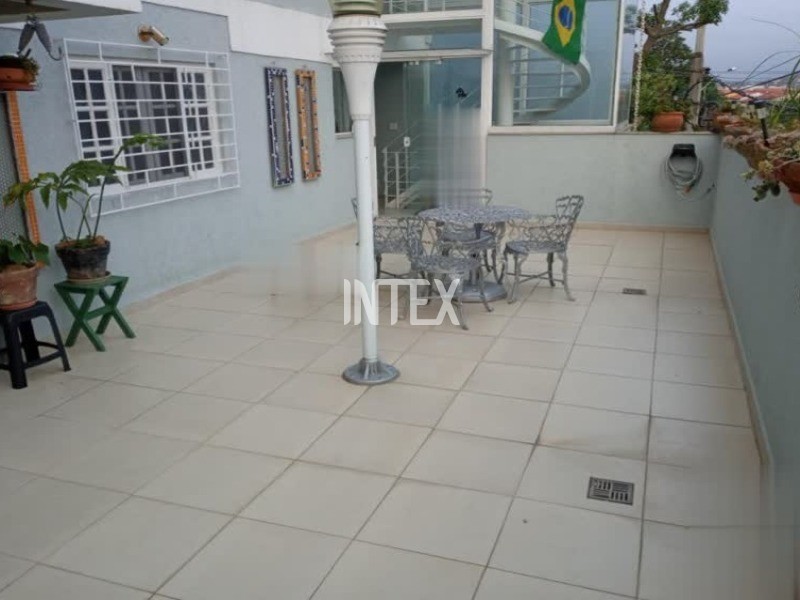 Casa à venda com 4 quartos, 260m² - Foto 3