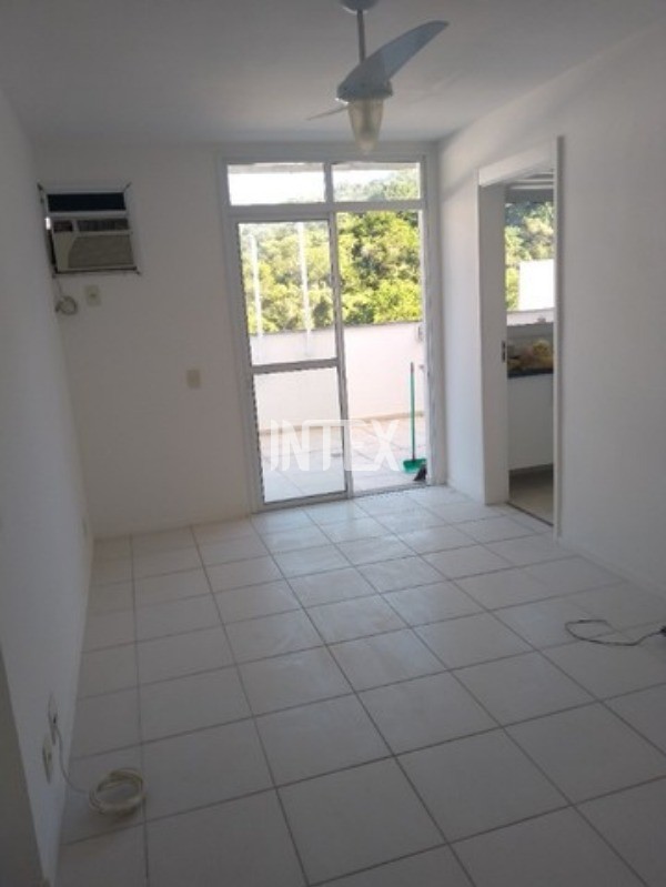 Cobertura à venda com 3 quartos, 150m² - Foto 1