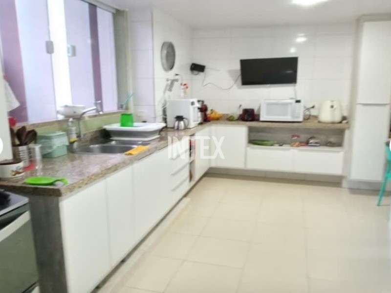 Casa à venda com 4 quartos, 260m² - Foto 17