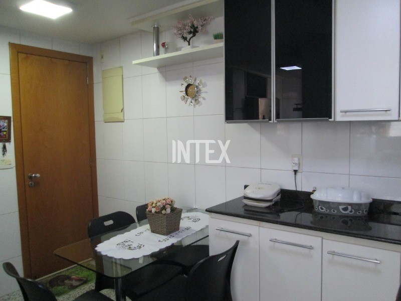 Apartamento à venda com 4 quartos, 140m² - Foto 22