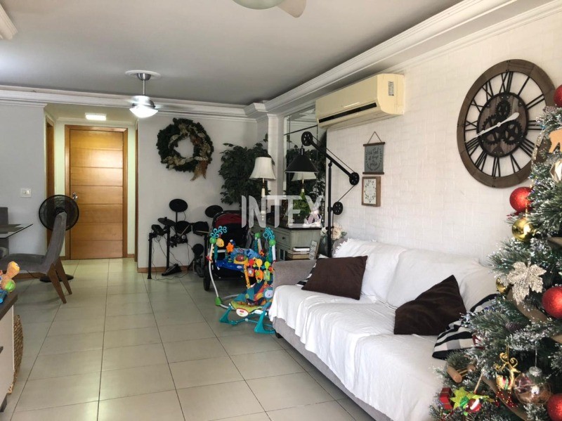 Apartamento à venda com 4 quartos, 140m² - Foto 3