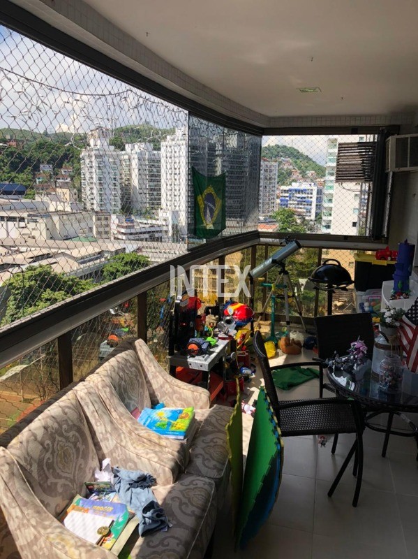 Apartamento à venda com 4 quartos, 140m² - Foto 2