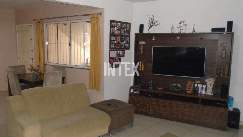 Casa à venda com 3 quartos, 182m² - Foto 2