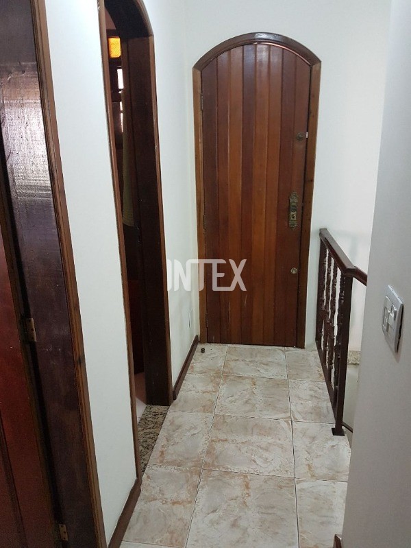 Casa à venda com 3 quartos, 300m² - Foto 15