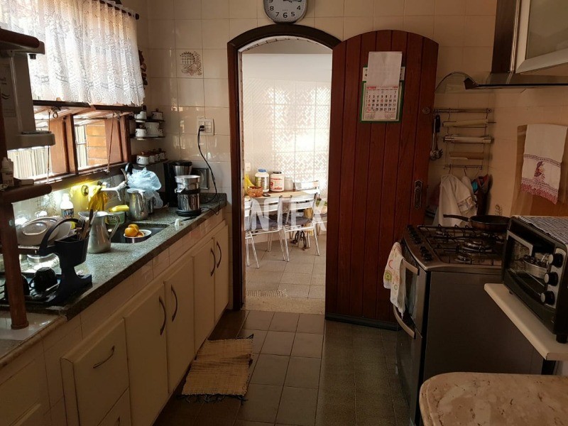 Casa à venda com 3 quartos, 300m² - Foto 13