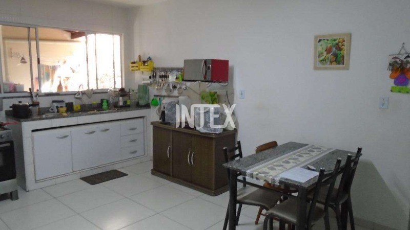 Casa à venda com 3 quartos, 182m² - Foto 20