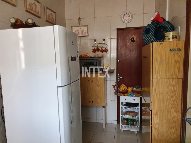 Apartamento à venda com 3 quartos, 109m² - Foto 11