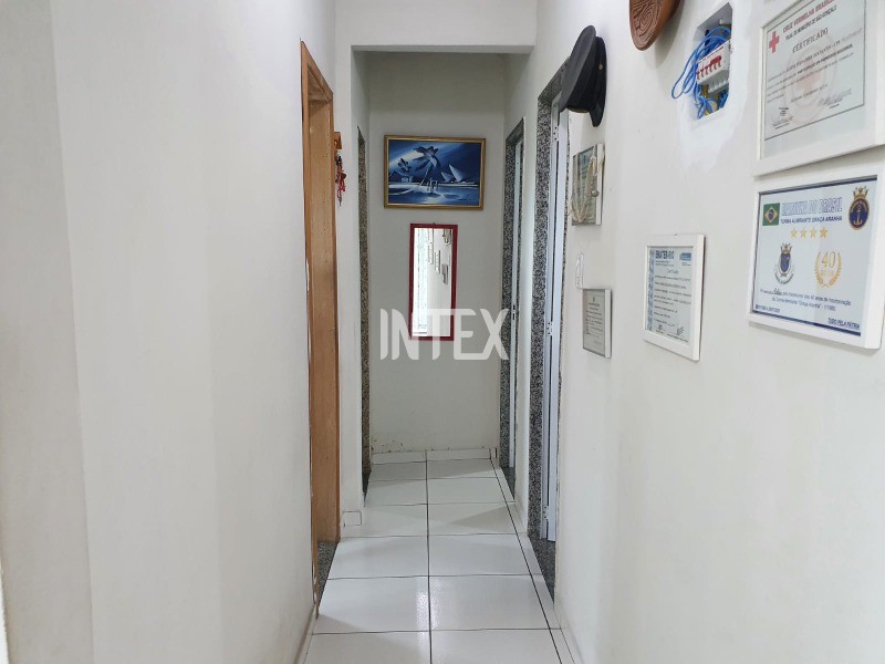 Casa à venda com 2 quartos, 300m² - Foto 8