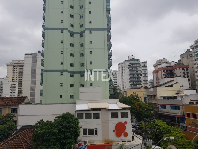 Apartamento à venda com 3 quartos, 120m² - Foto 4