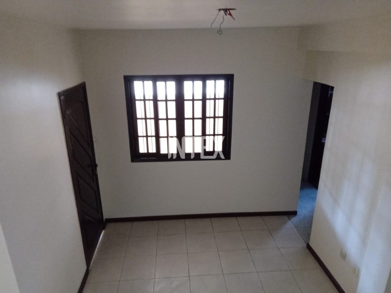 Casa à venda com 3 quartos, 140m² - Foto 1