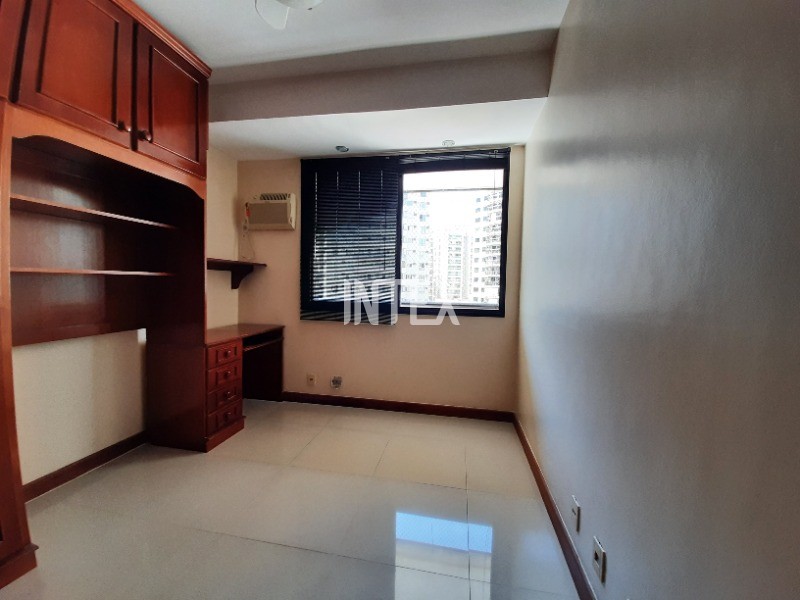 Apartamento à venda com 4 quartos, 150m² - Foto 17