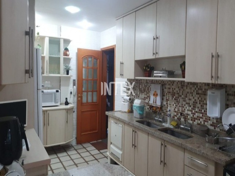 Apartamento à venda com 3 quartos, 215m² - Foto 5