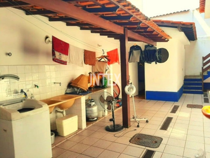 Casa à venda com 3 quartos, 260m² - Foto 14